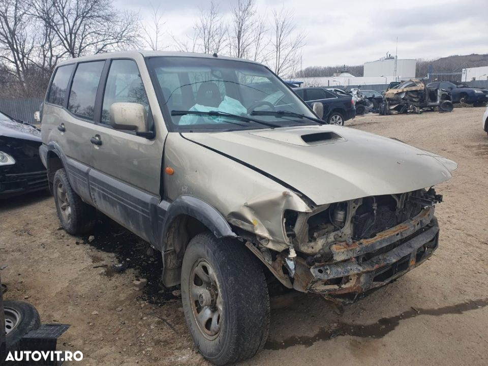 Mocheta portbagaj rulou bloc lumini maneta semnalizare Nissan Terrano 2 motor 3.0di dezmembrez - 2