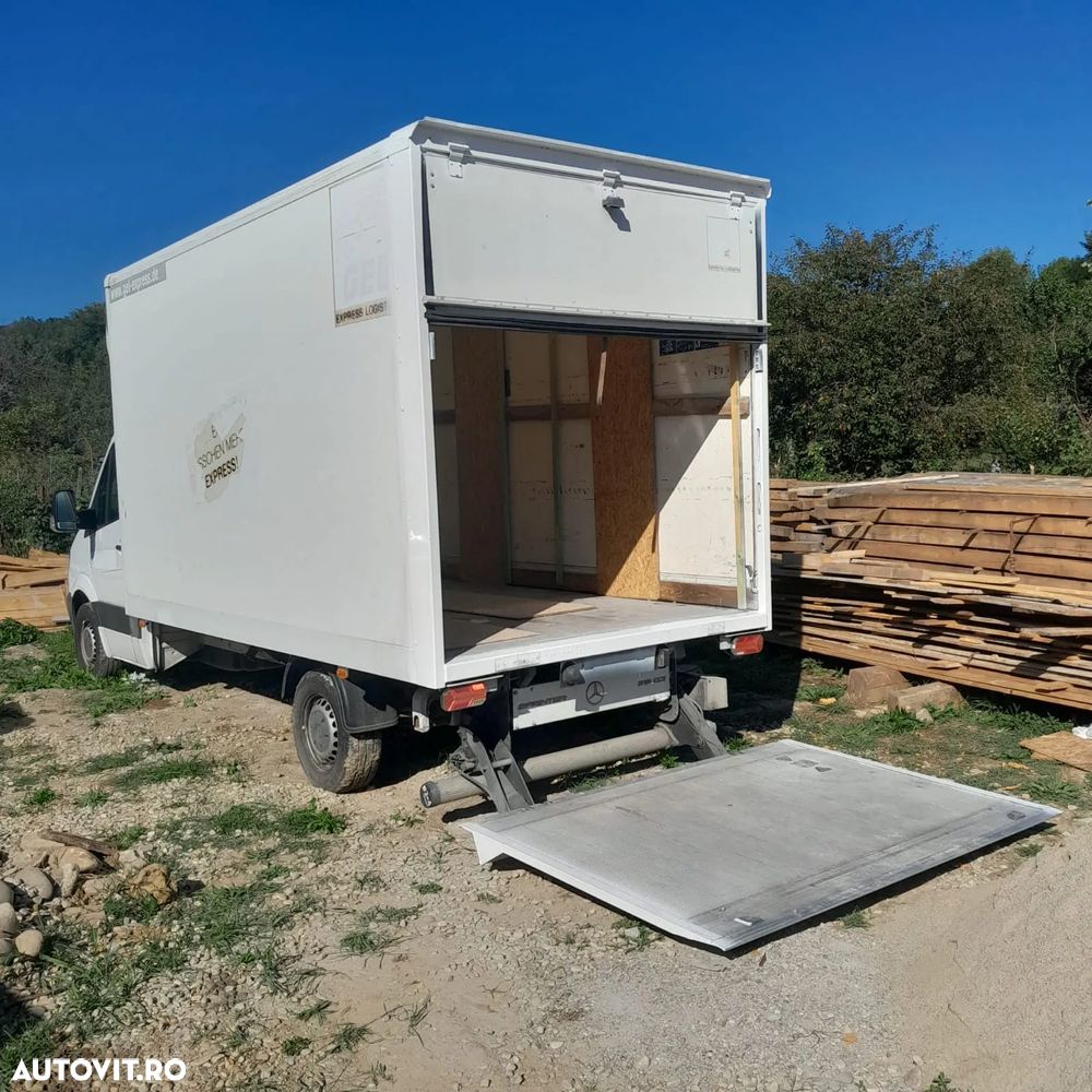Mercedes-Benz Sprinter - 9
