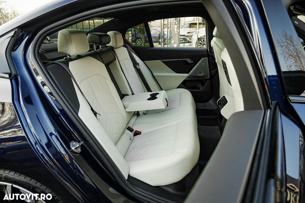 BMW Seria 5 520d xDrive AT MHEV - 23