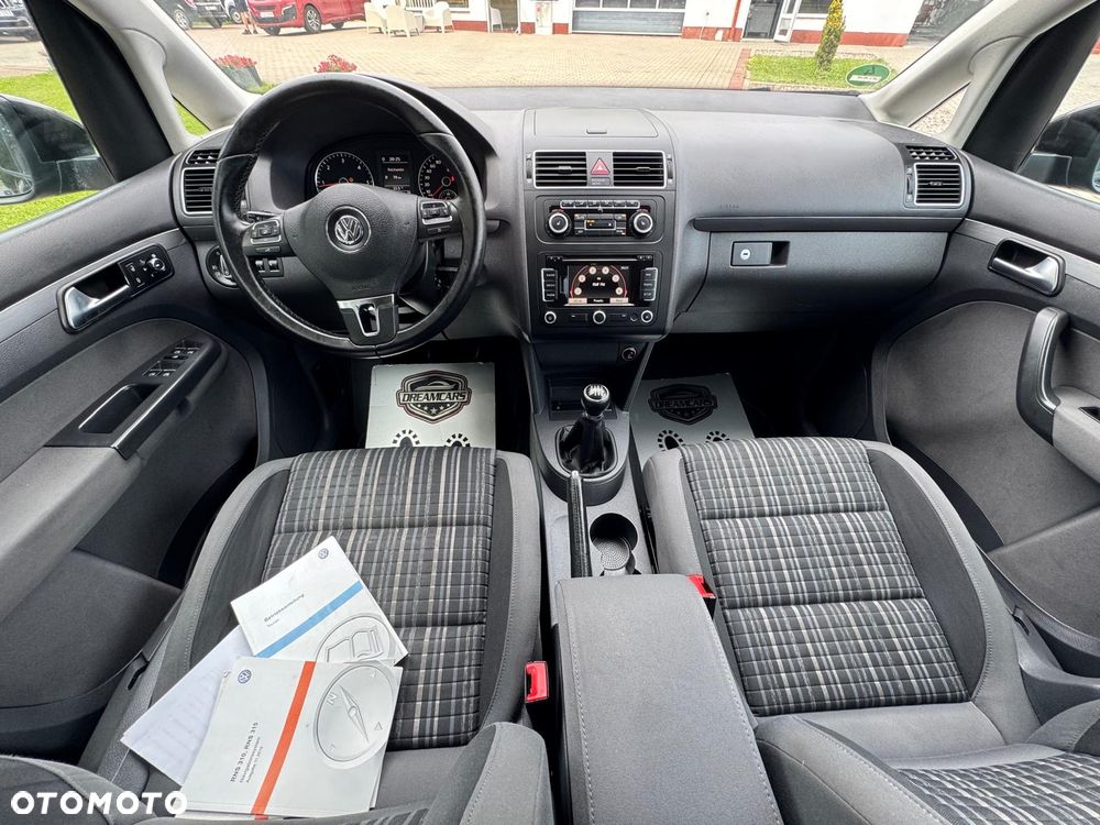 Volkswagen Touran - 19