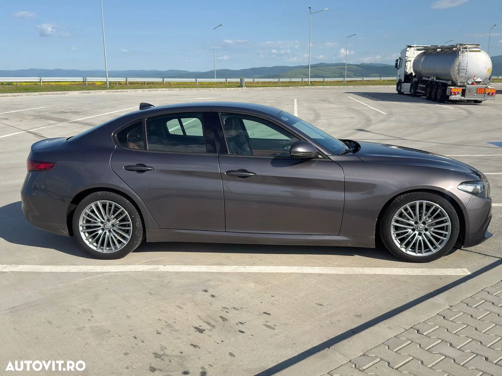 Alfa Romeo Giulia 2.2 AT8 Advanced Efficiency - 4