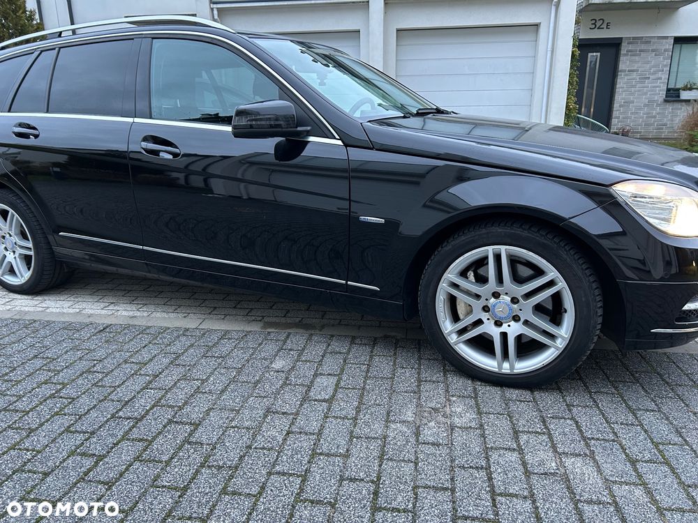 Mercedes-Benz Klasa C 350 CDI DPF 4Matic 7G-TRONIC BlueEFFICIENCY Elegance - 12