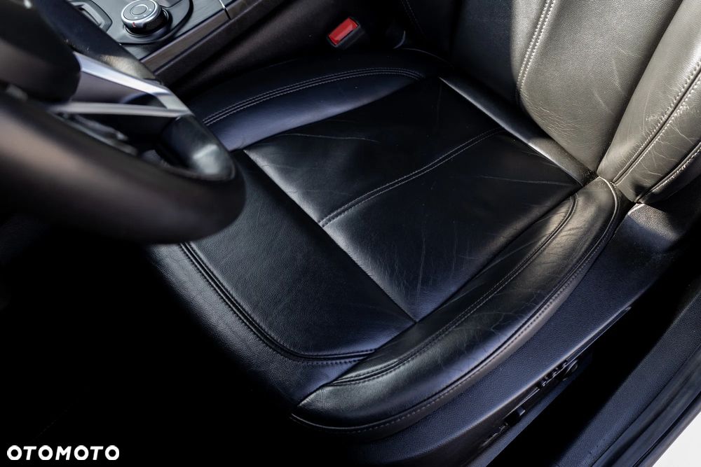 Alfa Romeo Giulia 2.0 Turbo 16V AT8-Q4 Ti - 17