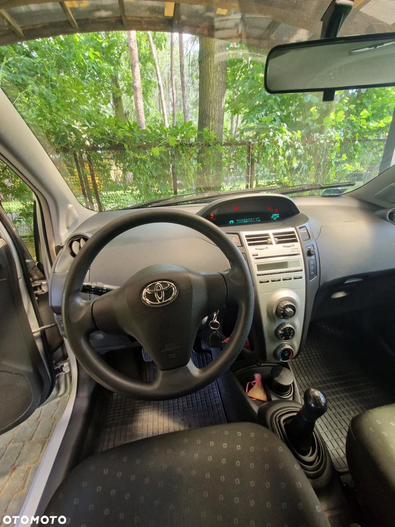 Toyota Yaris 1.3 Sol - 10