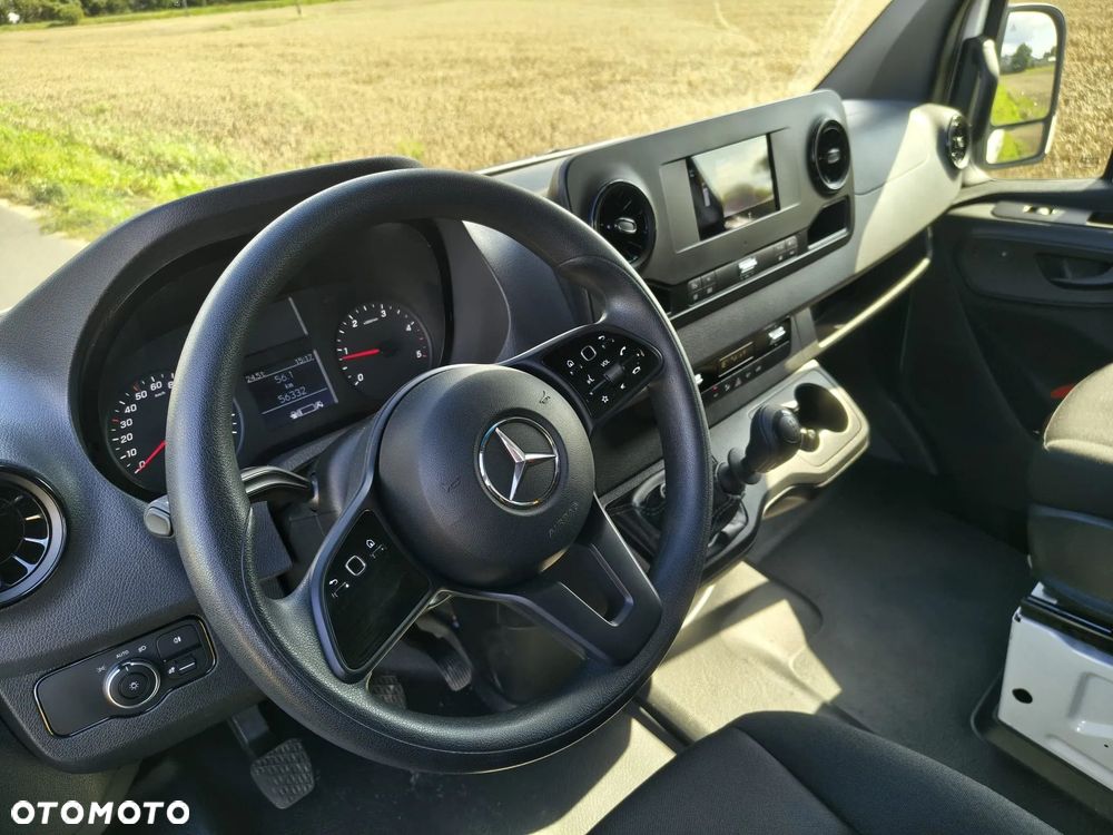 Mercedes-Benz Sprinter - 23