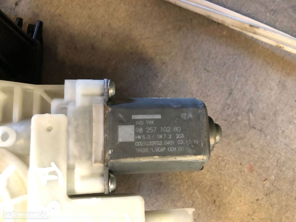 PEUGEOT 308 II ELEVADOR VIDRO FRENTE DIREITO - E082 - 5