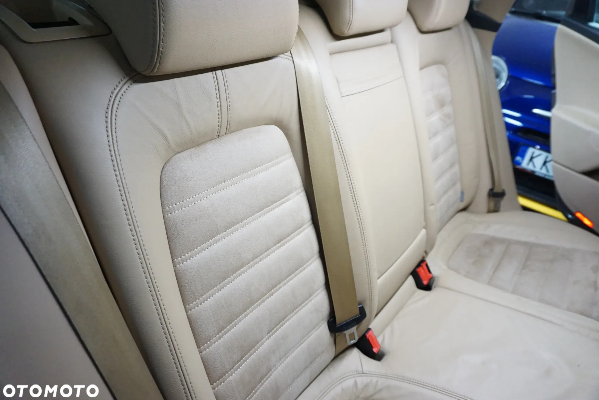 Volkswagen Passat 2.0 TDI DPF Highline - 21
