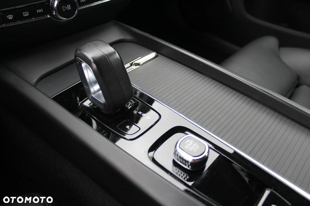 Volvo V60 Cross Country B4 D AWD Geartronic - 36