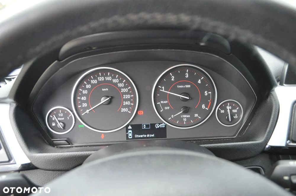 BMW Seria 3 318d Sport Line - 31