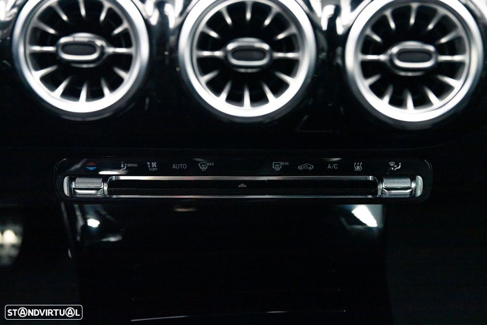 Mercedes-Benz A 250 e AMG Line - 36