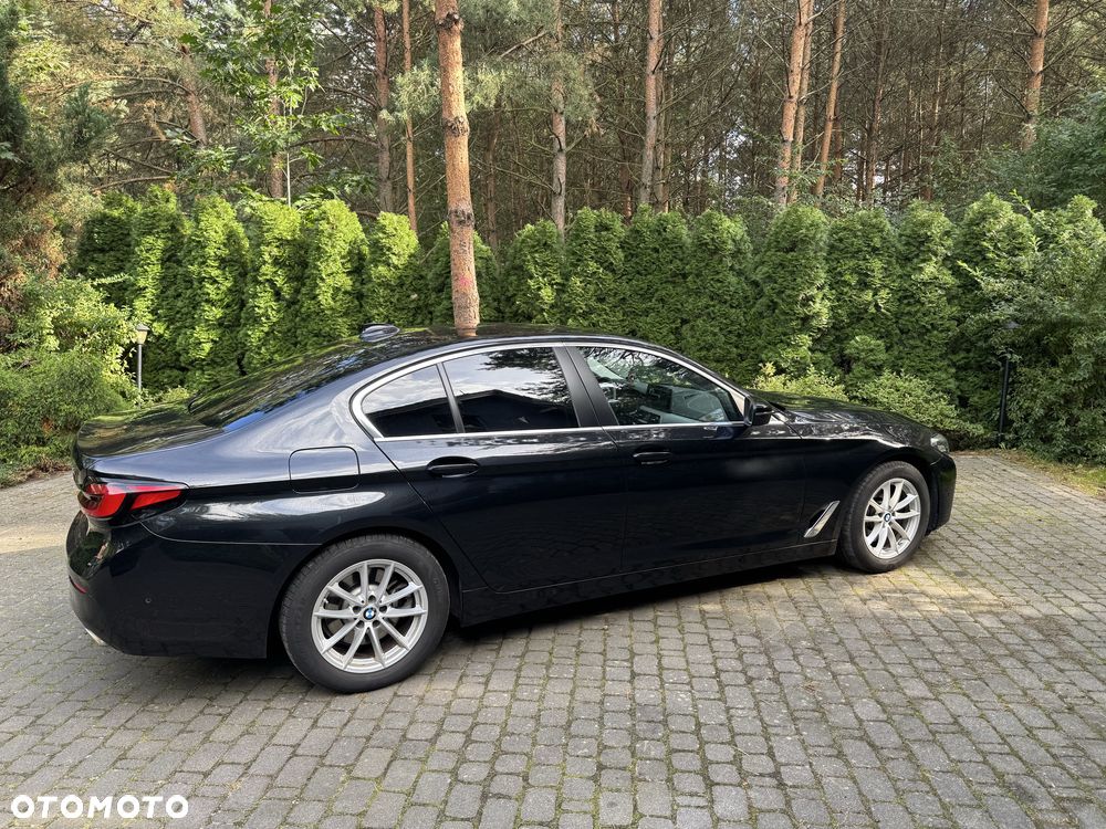 BMW Seria 5 2023 photo 3