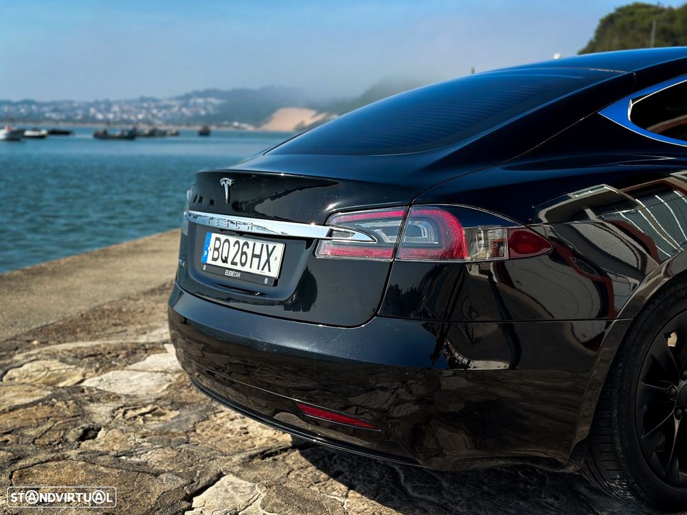 Tesla Model S - 5