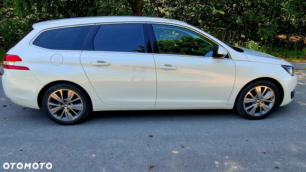 Peugeot 308 1.2 PureTech Allure S&S - 5