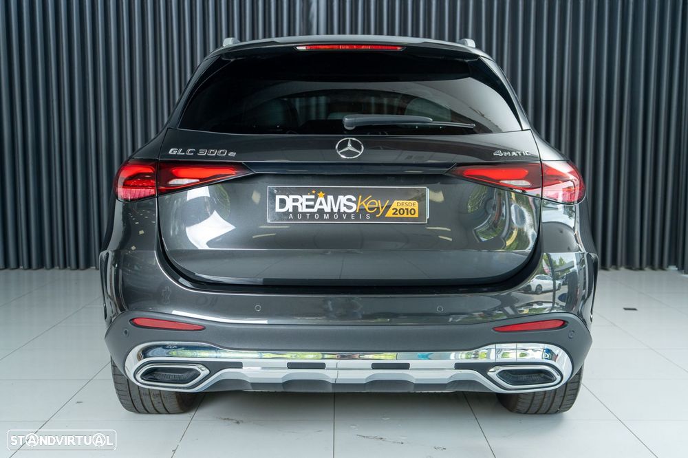 Mercedes-Benz GLC 300 e 4Matic 9G-TRONIC AMG Line Advanced - 26