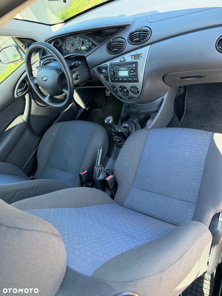 Ford Focus 1.6 16V Trend - 8