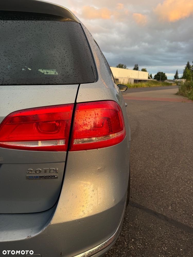 Volkswagen Passat 2.0 TDI DPF BlueMotion Technology Comfortline - 10