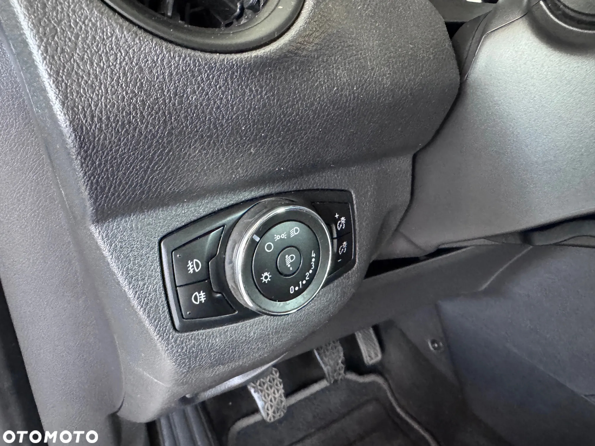 Ford Tourneo Courier 1.5 TDCi Trend - 18