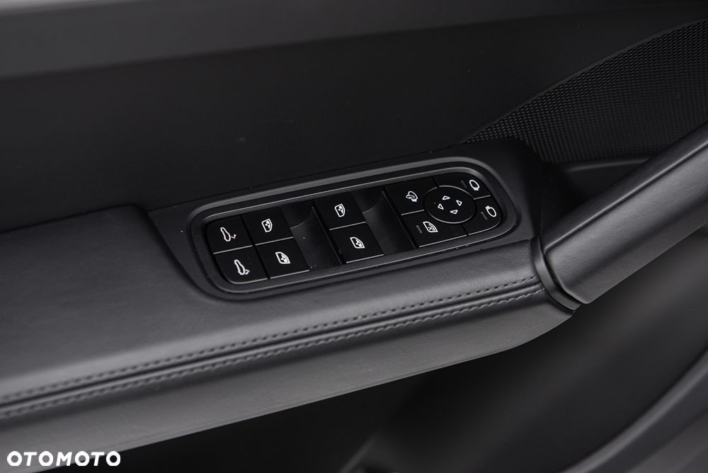 Porsche Cayenne - 16