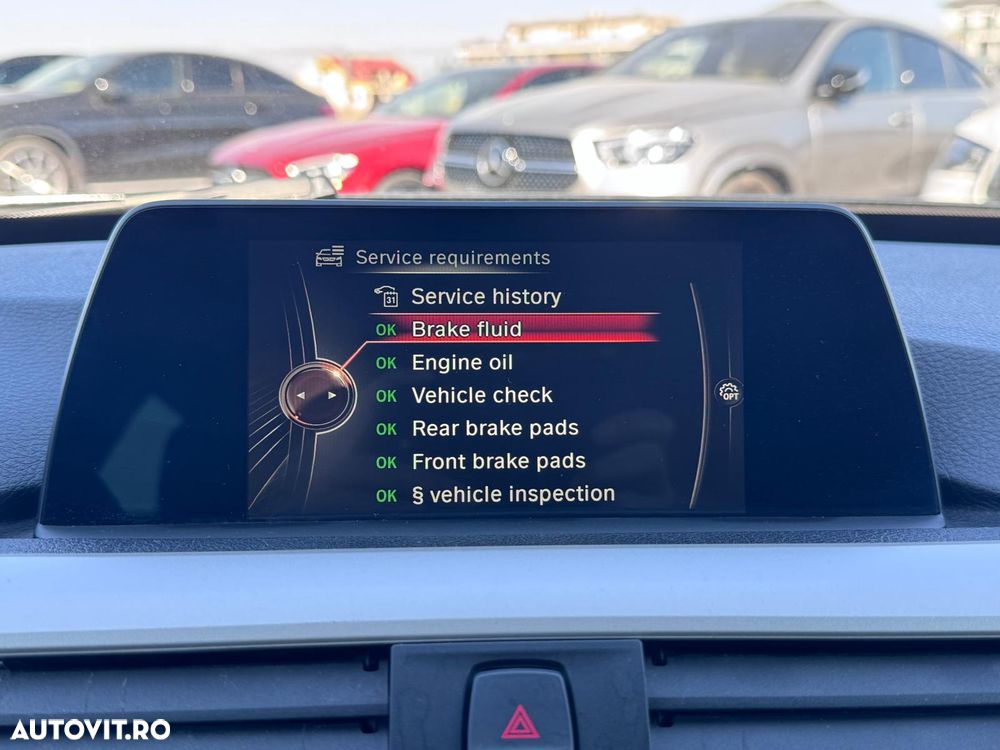 BMW Seria 3 318d Aut. - 37