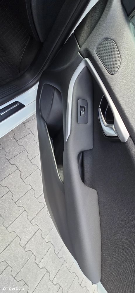 Volvo V40 T3 Drive-E Momentum - 36