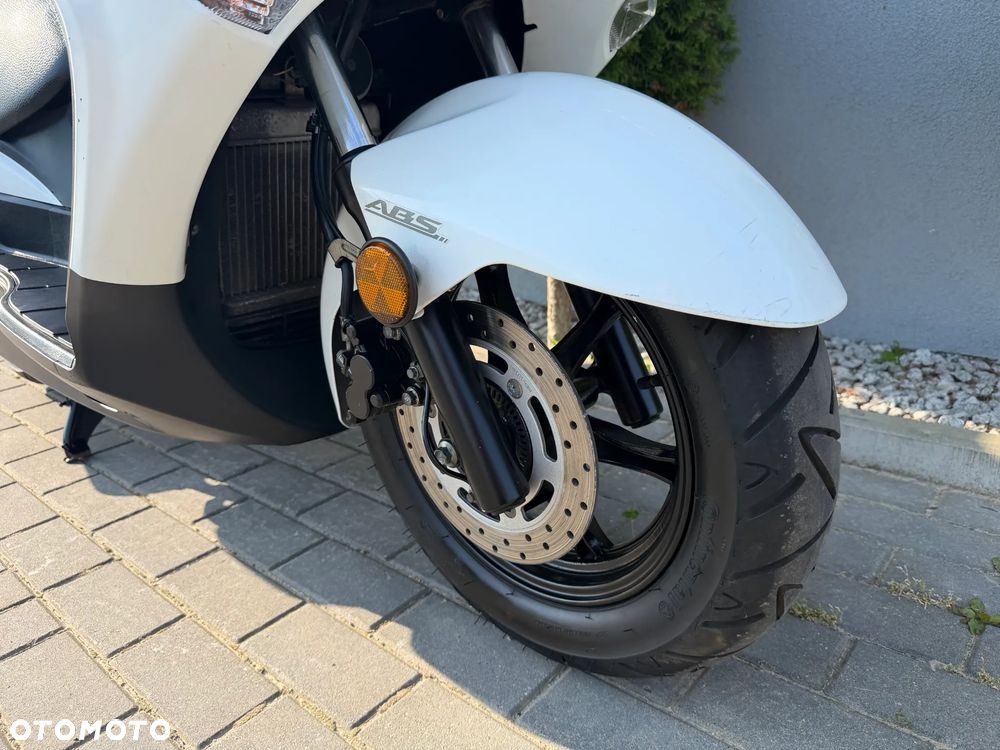 Suzuki Burgman - 11