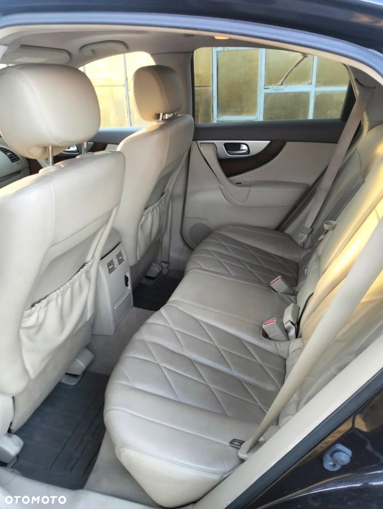 Infiniti FX FX30d S - 11