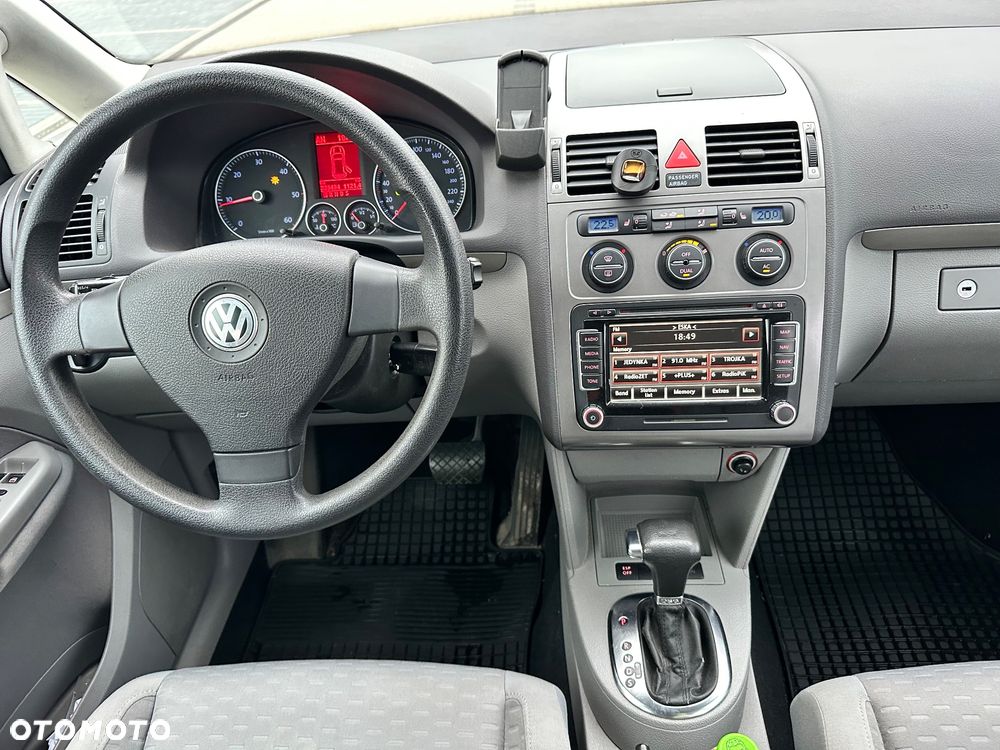 Volkswagen Touran 1.9 TDI Trendline DSG - 15