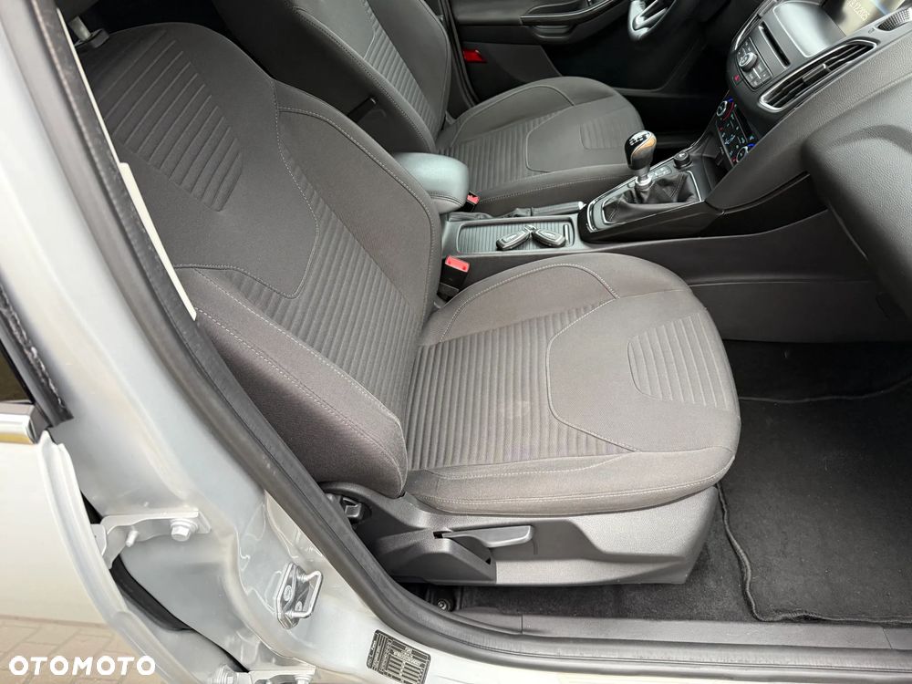 Ford Focus - 21