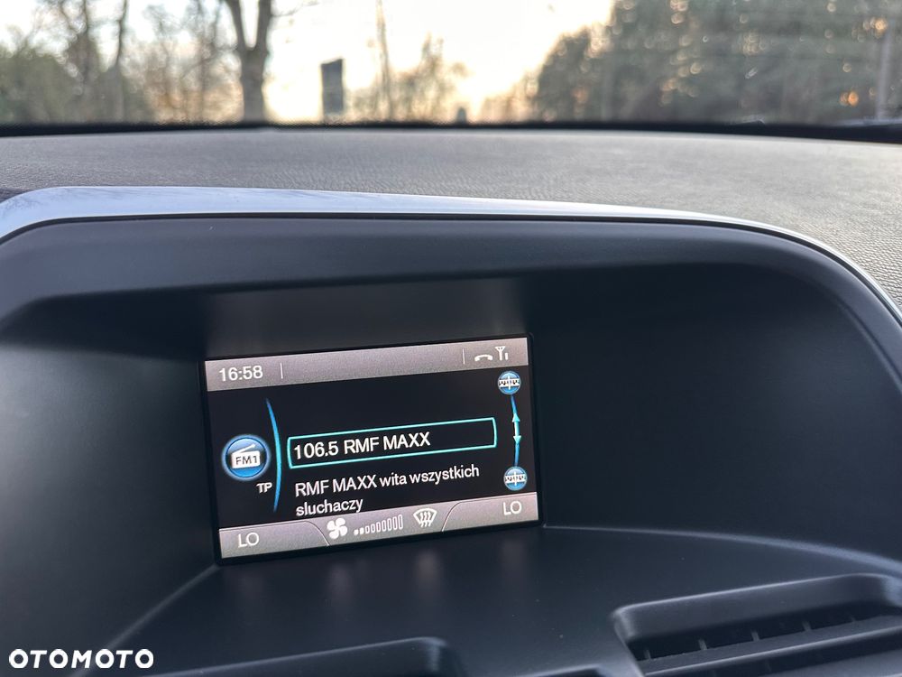 Volvo XC 60 D4 Momentum - 33