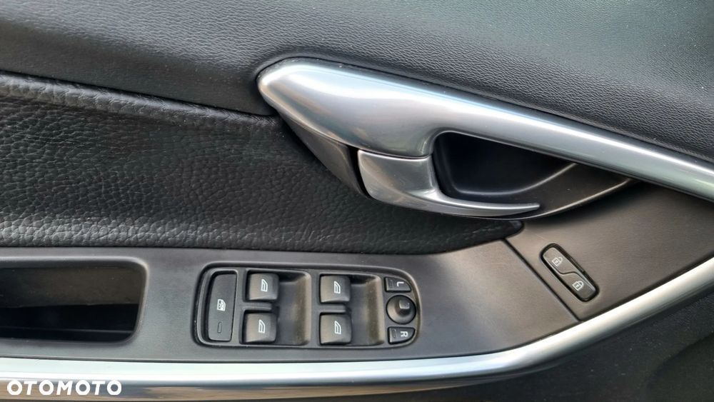 Volvo XC 60 D3 Momentum - 17