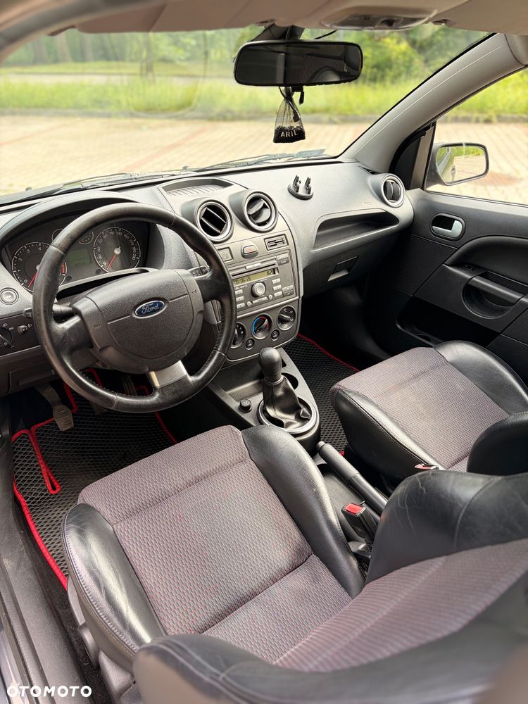 Ford Fiesta 1.4 Ghia - 5