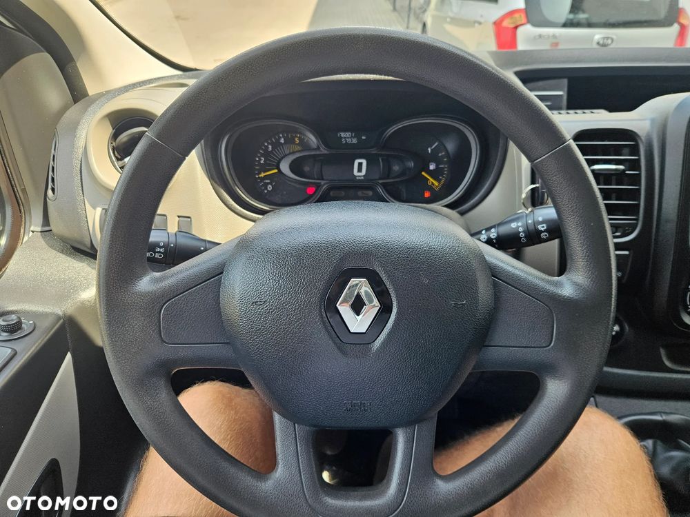 Renault Trafic - 26