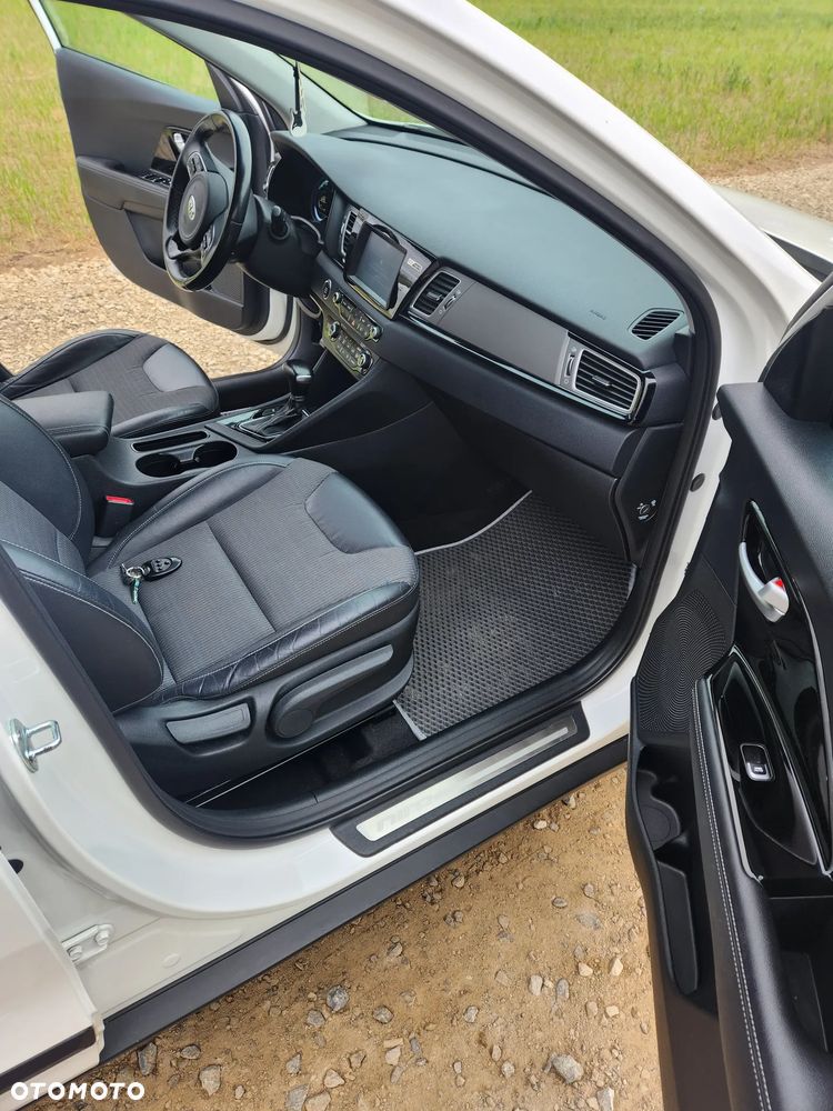 Kia Niro 1.6 GDI Hybrid L - 11