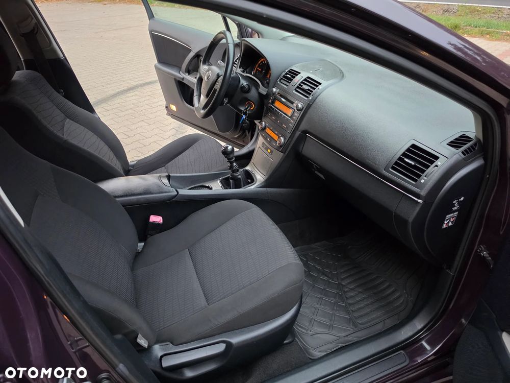 Toyota Avensis - 20