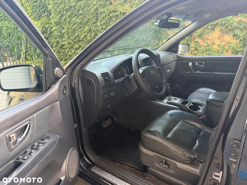 Kia Sorento 3.3 V6 LX - 10