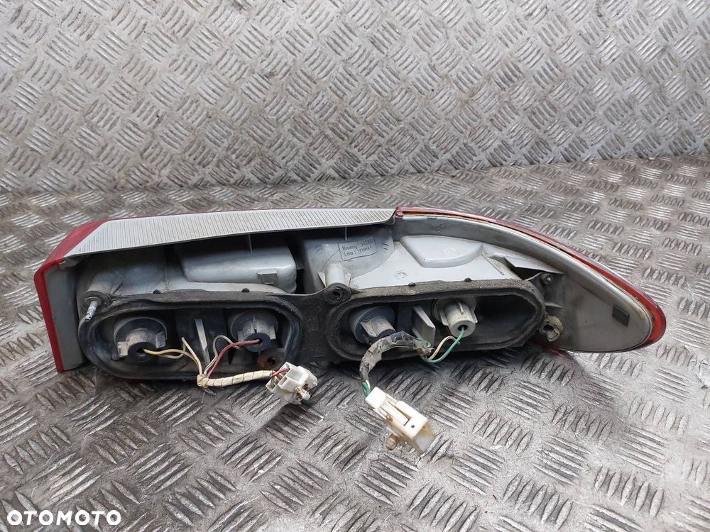 LAMPA LEWY TYŁ TOYOTA PASEO II - 4