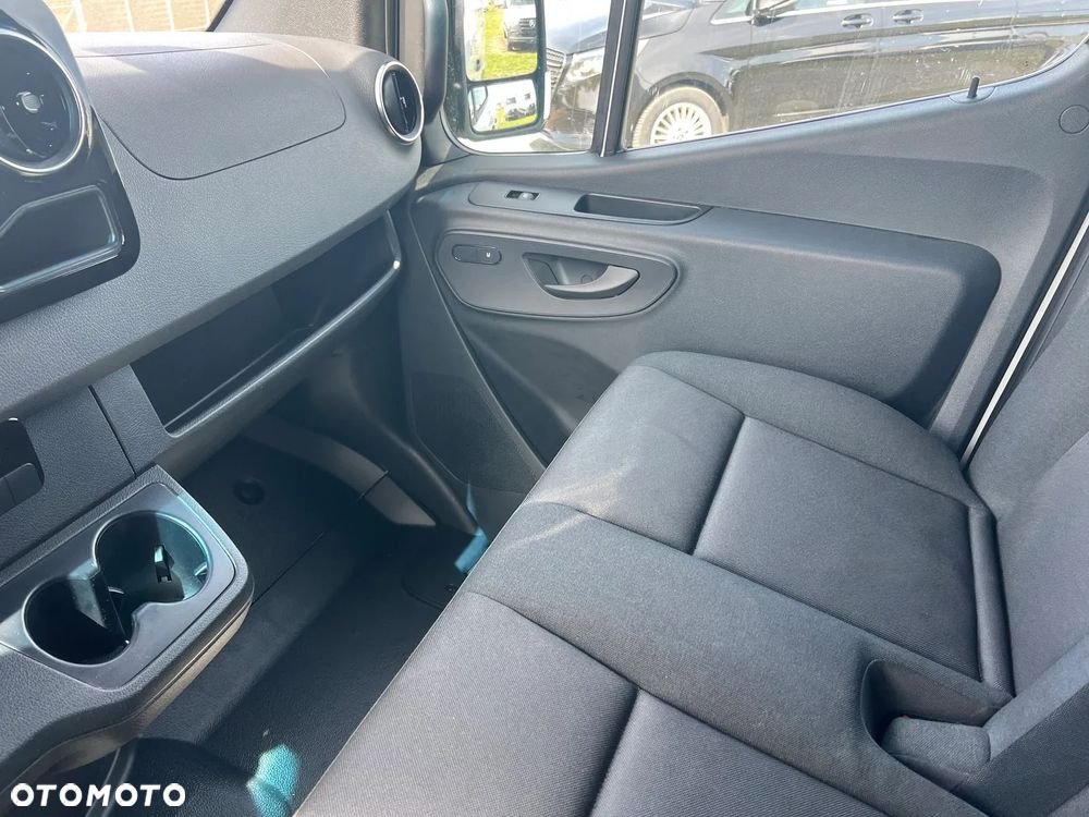 Mercedes-Benz Sprinter - 30
