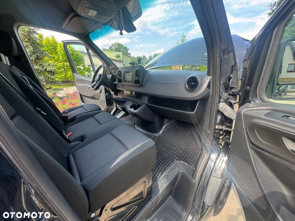 Mercedes-Benz Sprinter - 15