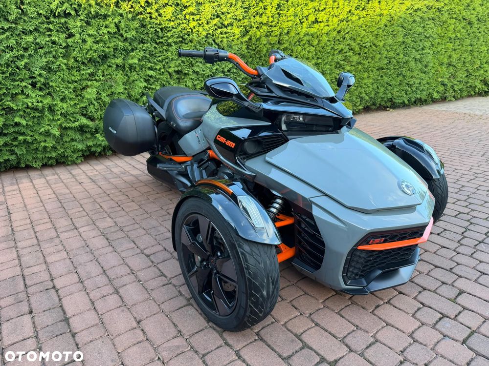 Can-Am Spyder - 2