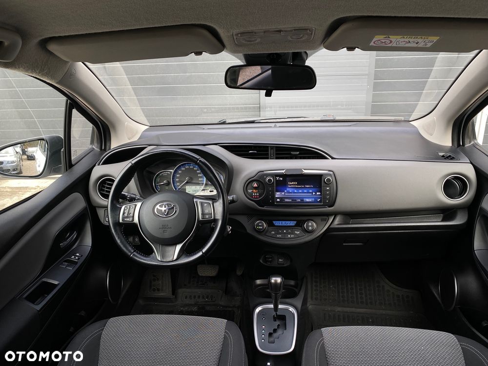 Toyota Yaris Hybrid 100 Premium - 21