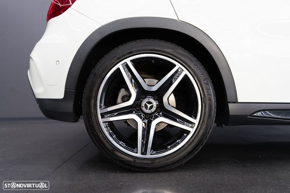 Mercedes-Benz GLA 220 d AMG Line - 12