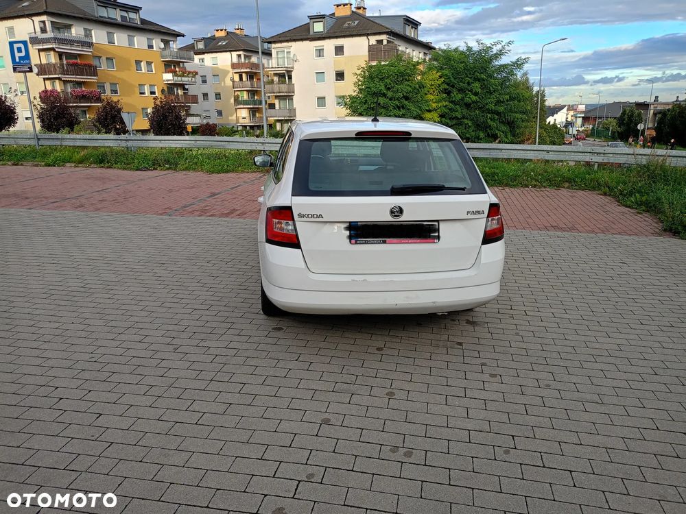 Skoda Fabia 1.0 Ambition - 10
