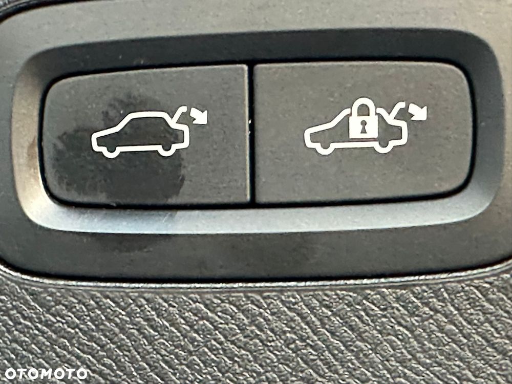 Volvo XC 90 T6 AWD Momentum 7os - 24