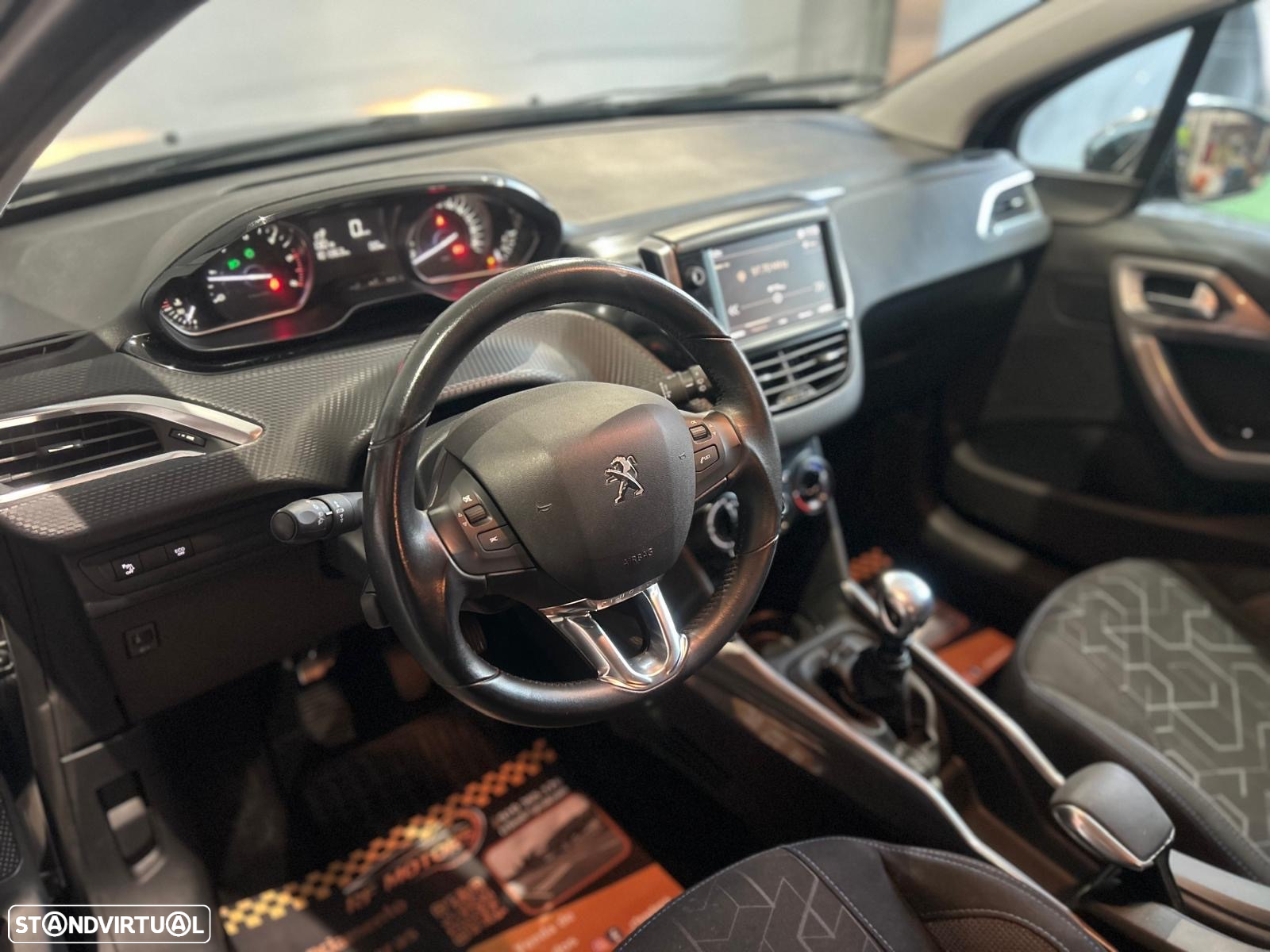 Peugeot 2008 1.5 BlueHDi Style - 13