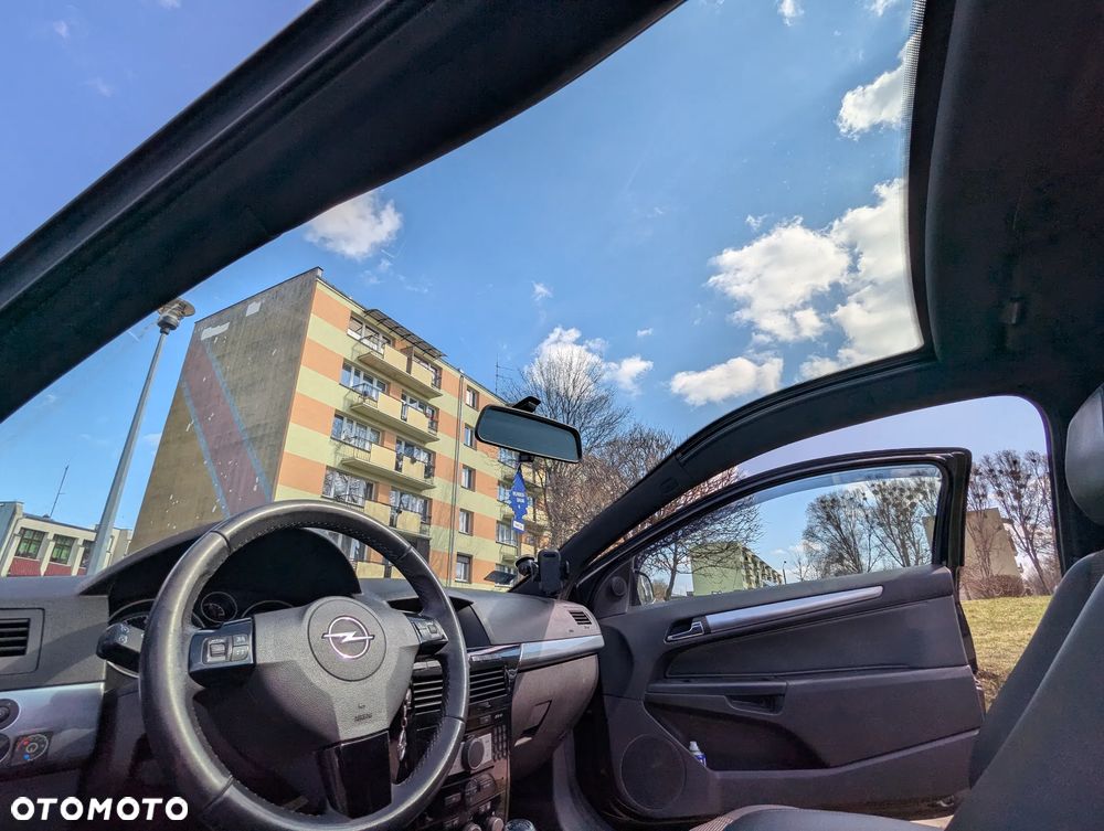 Opel Astra 1.6 Turbo Cosmo - 24