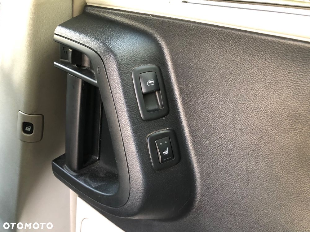 Chrysler Town & Country - 15
