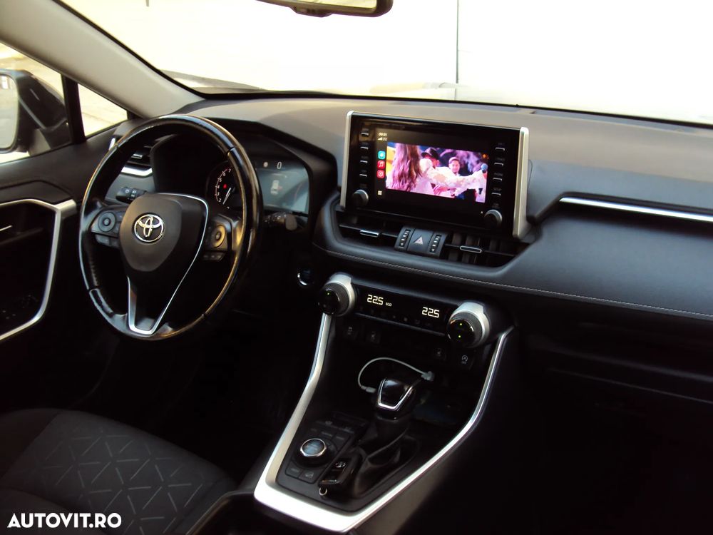 Toyota RAV4 - 11