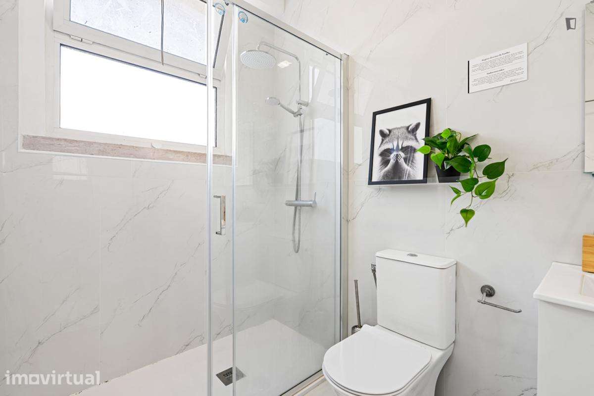 Quarto - localizado em Marquês de Pombal Lisbon - Grande imagem: 3/25