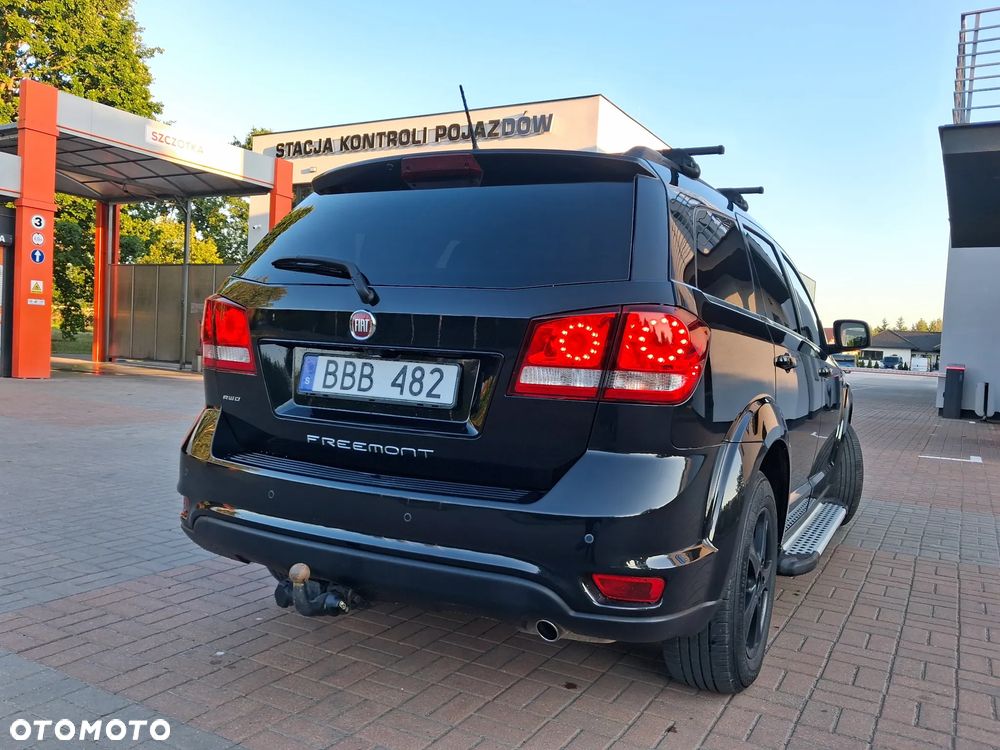 Fiat Freemont 2.0 Multijet 16V DPF Automatik Allrad Black Code - 11