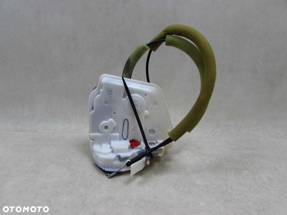 MAZDA 3 II BL SEDAN 09-13 ZAMEK DRZWI PRAWY TYL G03-G09-R2 - 1